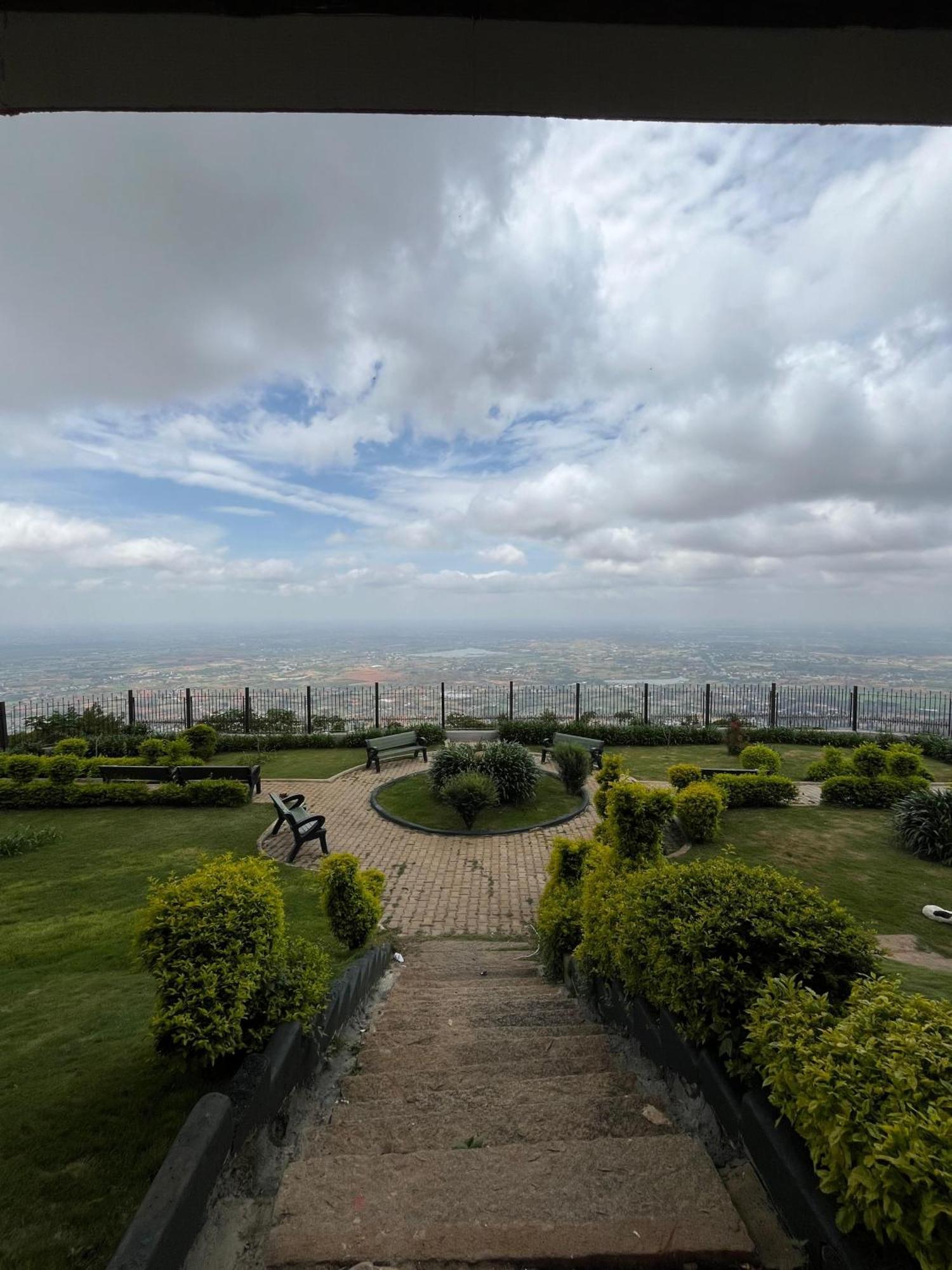 Kstdc Hotel Mayura Pine Top Nandi Hills المظهر الخارجي الصورة